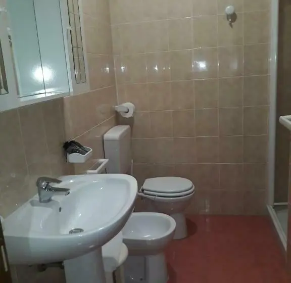 ベーシックトリプルルーム, Adams Rooms   Affittacamere