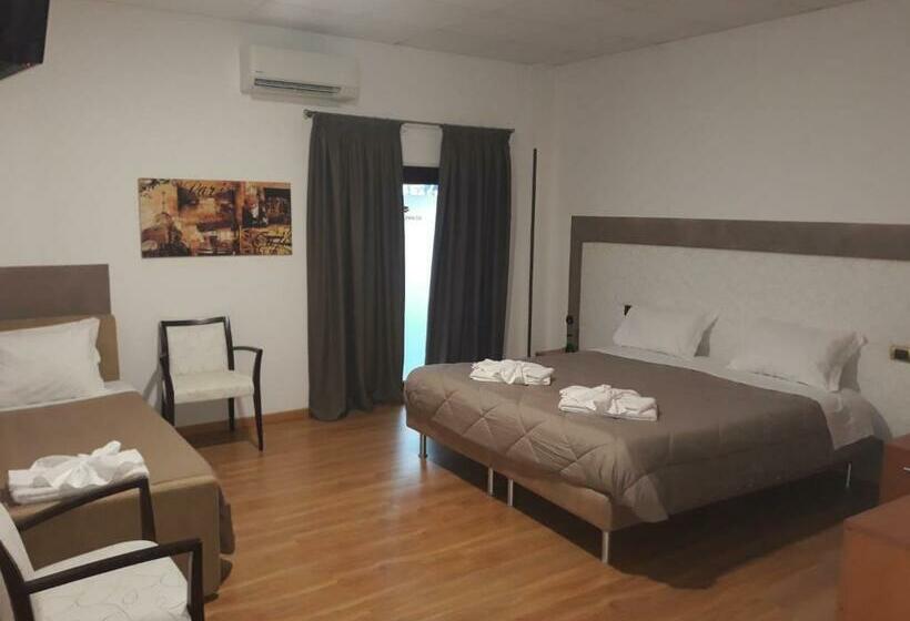 Номер Стандарт, Adams Rooms   Affittacamere