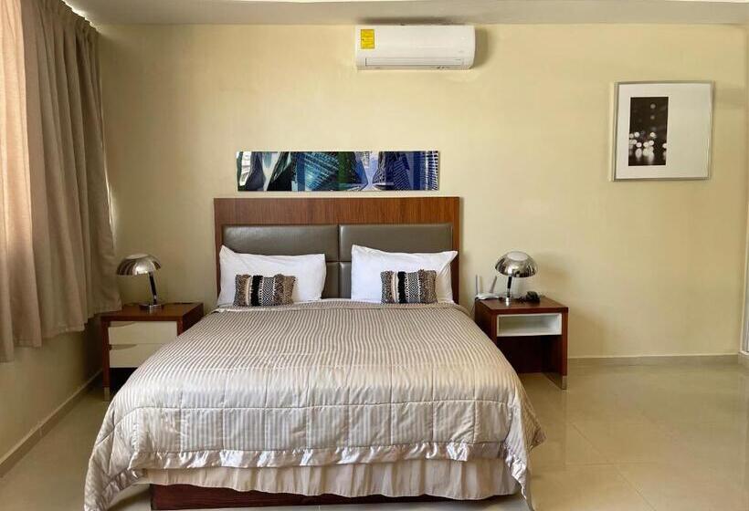 سوییت جونیور, Casa Libertad