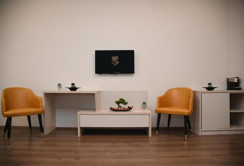 اتاق استاندارد یک نفره, Gold Felicia