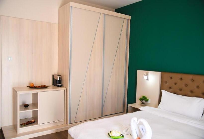 اتاق استاندارد یک نفره, Gold Felicia