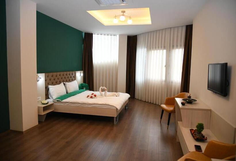 اتاق استاندارد یک نفره, Gold Felicia