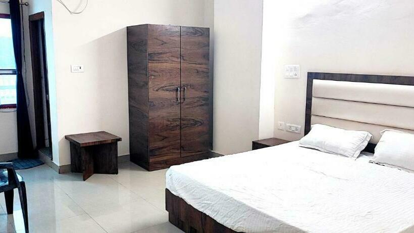 トリプルクラシックルーム, Oyo 70116 Vrindavan Resorts