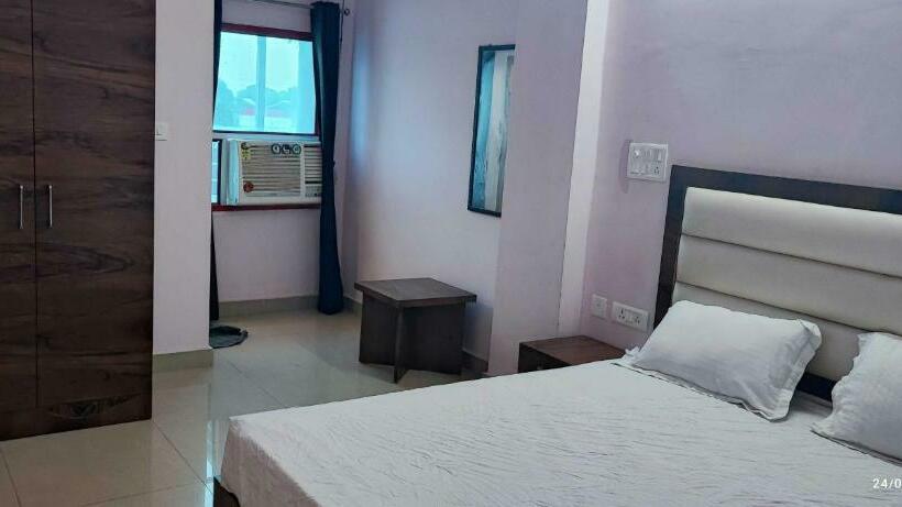 トリプルクラシックルーム, Oyo 70116 Vrindavan Resorts