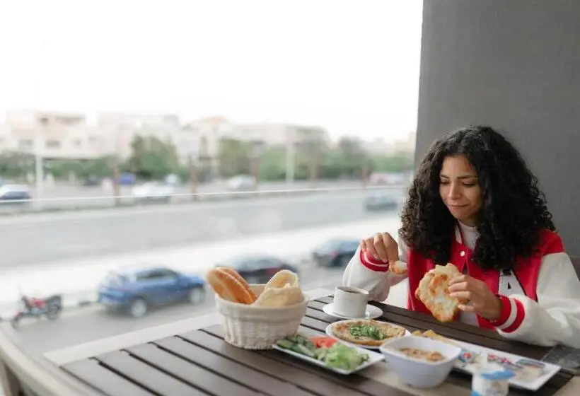 سوئیت با بالکن, Royal Inn Residence New Cairo