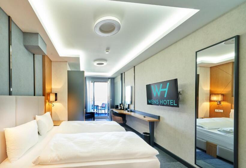 סוויטה עם מרפסת, Wens