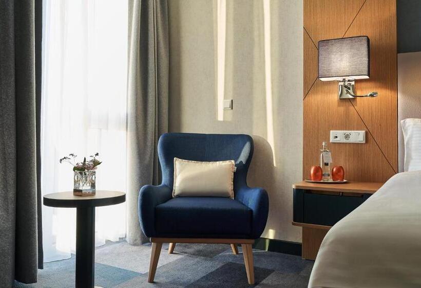 סוויטה עם מרפסת, Wens