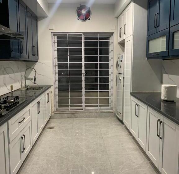 带3个卧室的公寓, Luxurious Living In Heart Of Islamabad