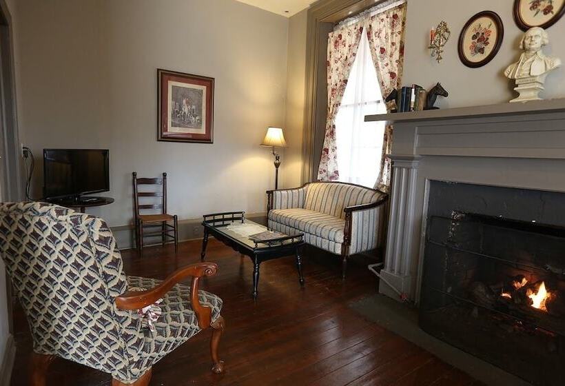 غرفة قياسية, The Lafayette Inn & Restaurant