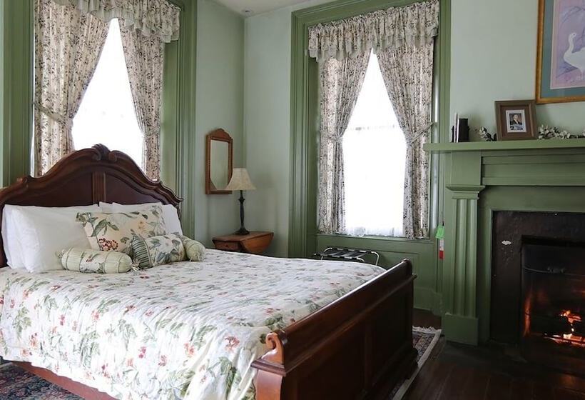 غرفة قياسية, The Lafayette Inn & Restaurant