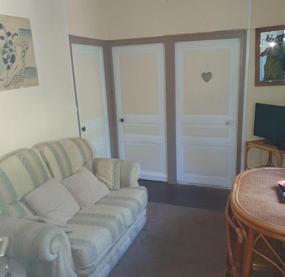 חדר סטנדרט לארבעה, Sunset House Chambres De Hotes