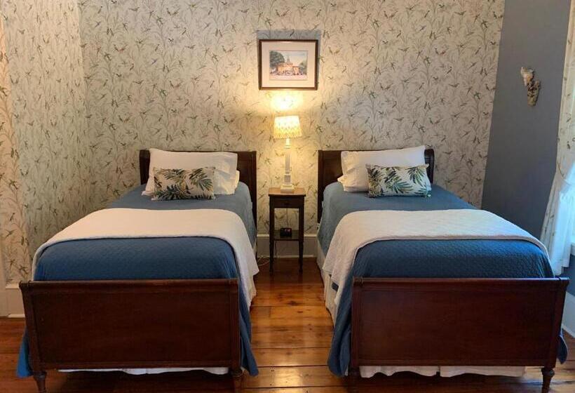 غرفة قياسية, The Lily Inn  Burlington