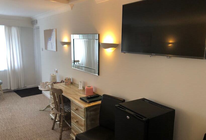 غرفة قياسية ثلاثية, The Willow House