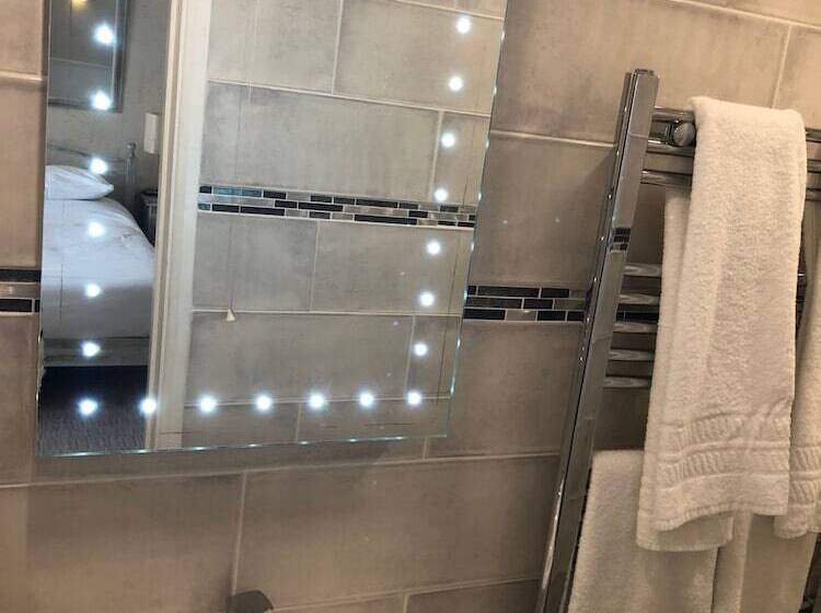 غرفة قياسية, The Willow House