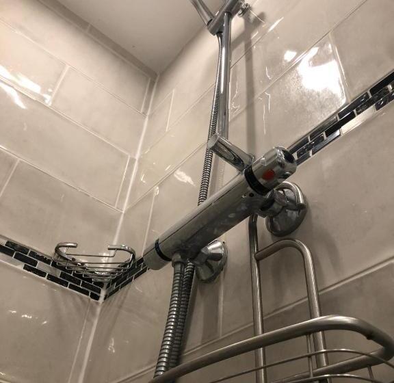 غرفة قياسية, The Willow House