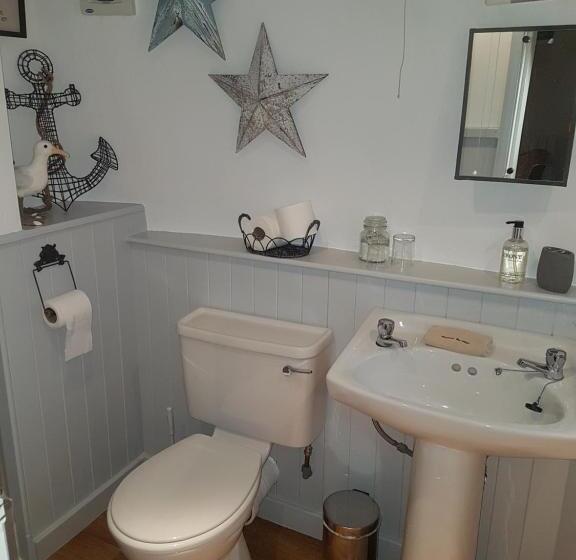 إستوديو قياسى مطل على البحر, The Windmill