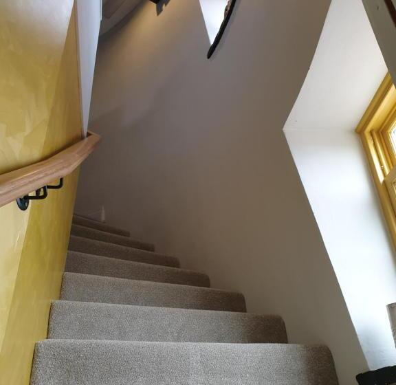 إستوديو قياسى مطل على البحر, The Windmill