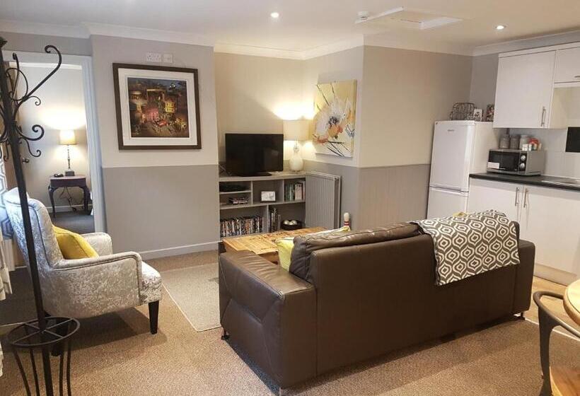 منزل غرفتين نوم, The Windmill