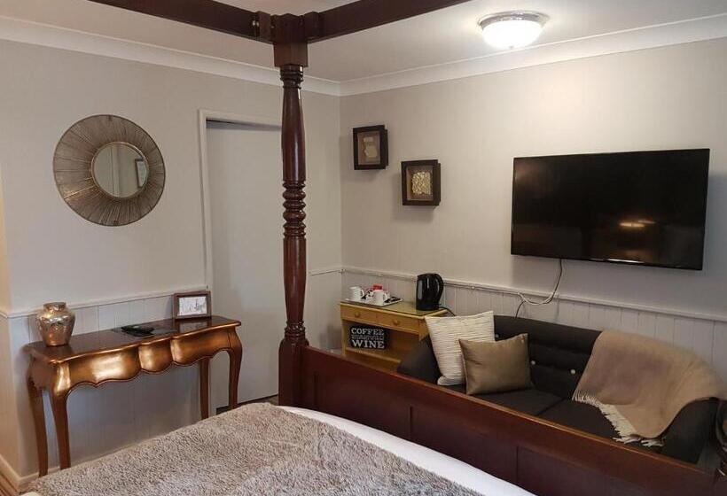 غرفة قياسية سرير كينج, The Windmill