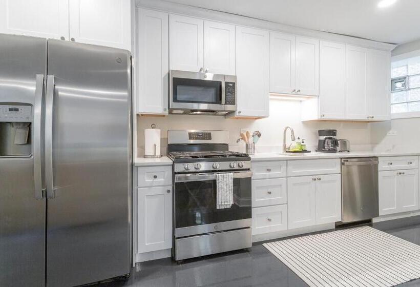 آپارتمان 1 خوابه, Wicker Park Inn