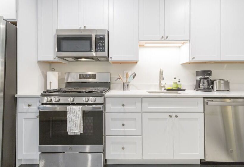 آپارتمان 1 خوابه, Wicker Park Inn