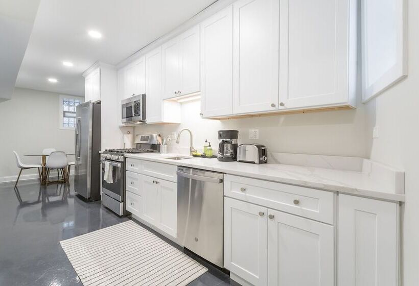 آپارتمان 1 خوابه, Wicker Park Inn