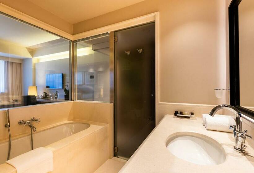 חדר אקזקיוטיב, A.roma Lifestyle