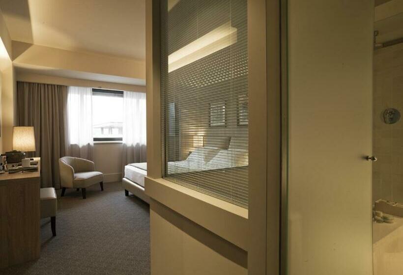 חדר אקזקיוטיב, A.roma Lifestyle