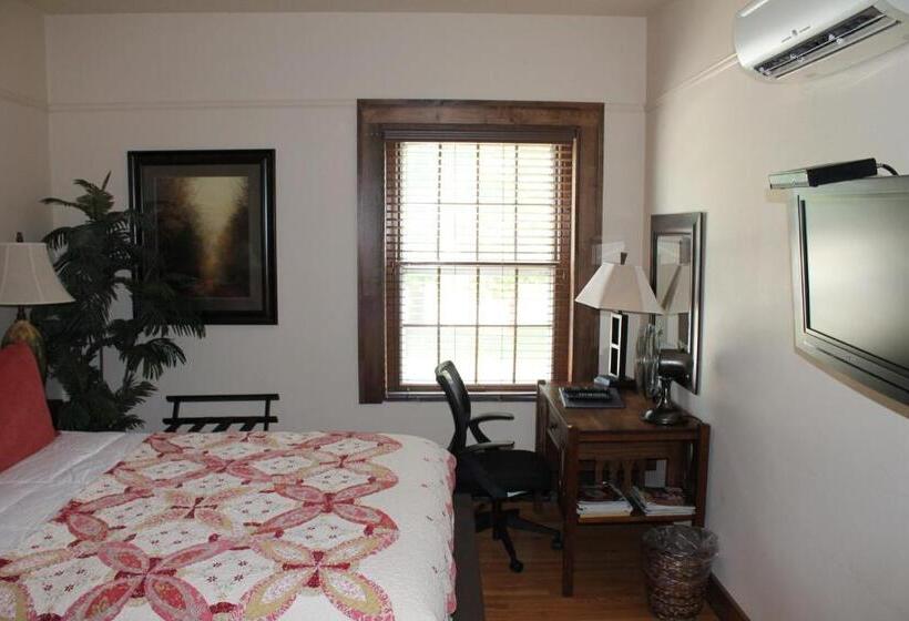 غرفة ديلوكس, Iowa House Historic Inn