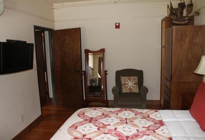 חדר משפחתי דלוקס, Iowa House Historic Inn