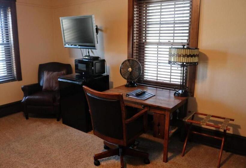 Номер Deluxe, Iowa House Historic Inn