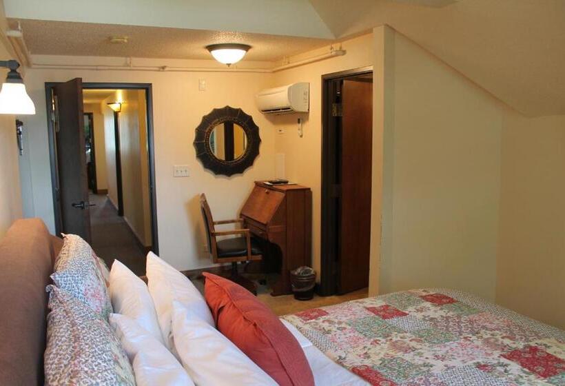 جناح ديلوكس, Iowa House Historic Inn