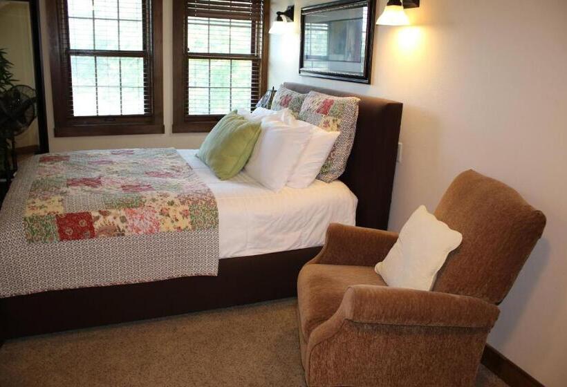 סוויטה דלוקס, Iowa House Historic Inn