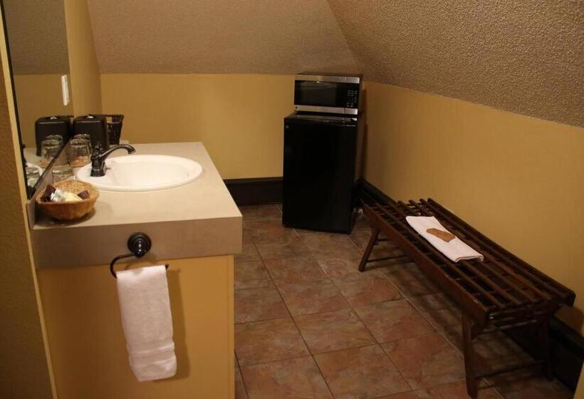 סוויטה דלוקס, Iowa House Historic Inn