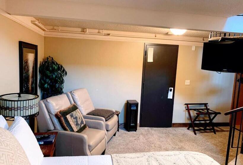 חדר דלוקס עם מיטת קינג, Iowa House Historic Inn