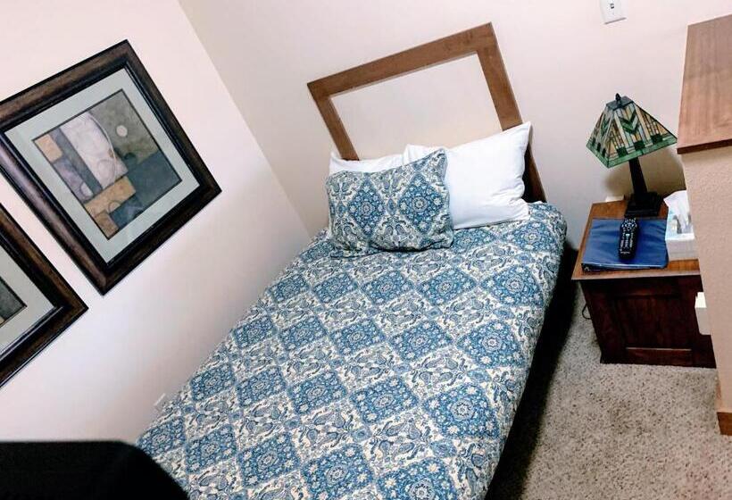 חדר דלוקס עם מיטת קינג, Iowa House Historic Inn