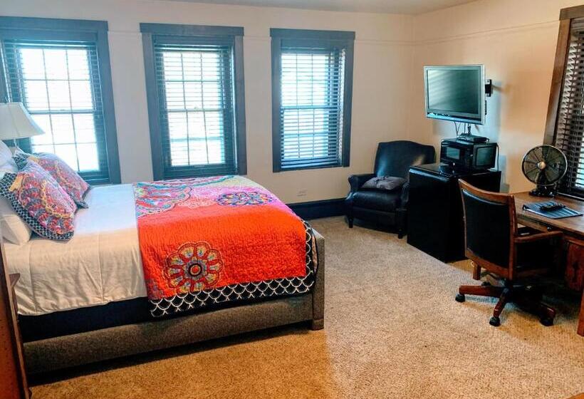 Номер Deluxe, Iowa House Historic Inn