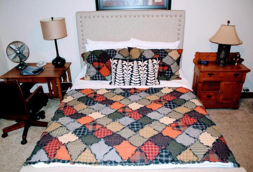 غرفة ديلوكس, Iowa House Historic Inn