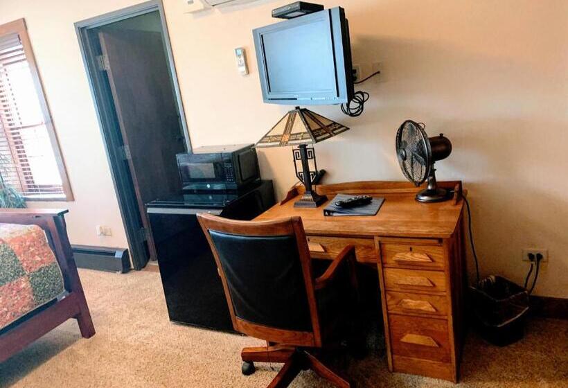 Номер Deluxe, Iowa House Historic Inn