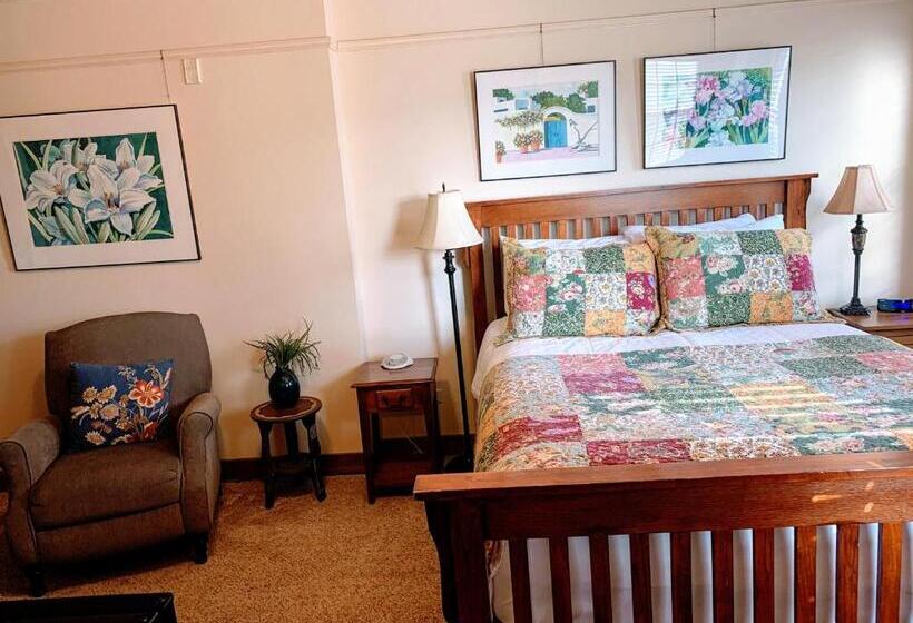 Номер Deluxe, Iowa House Historic Inn