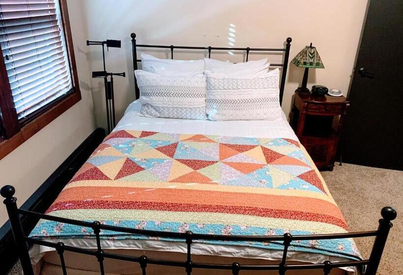 חדר סטנדרט, Iowa House Historic Inn