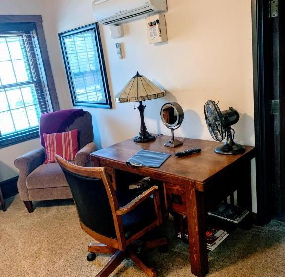 חדר דלוקס, Iowa House Historic Inn