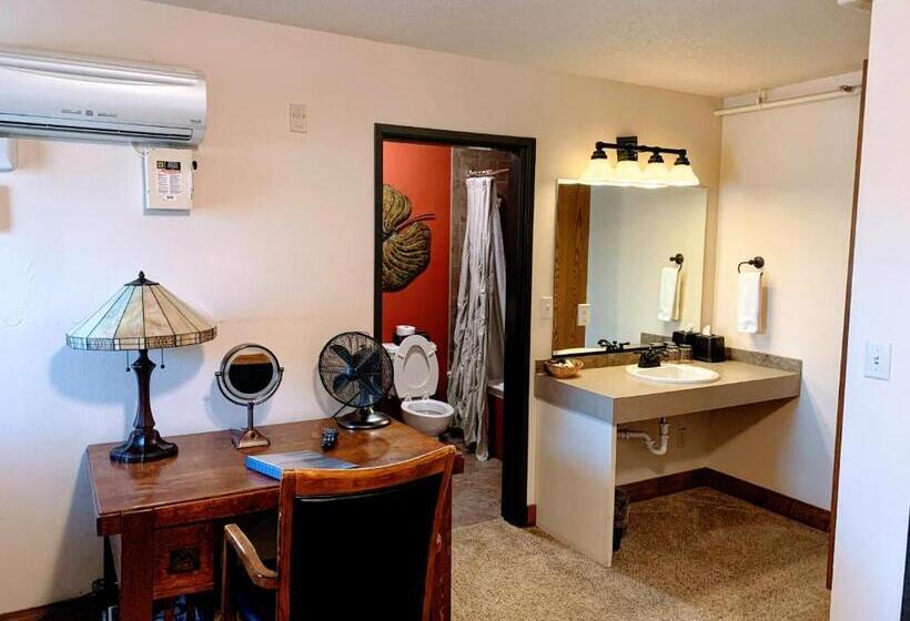 Номер Deluxe, Iowa House Historic Inn