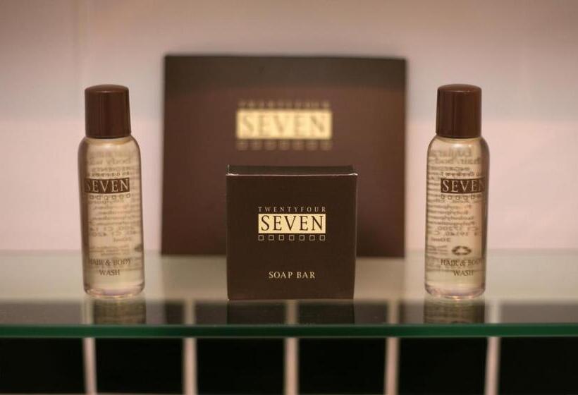 家庭间, Lastra Farm