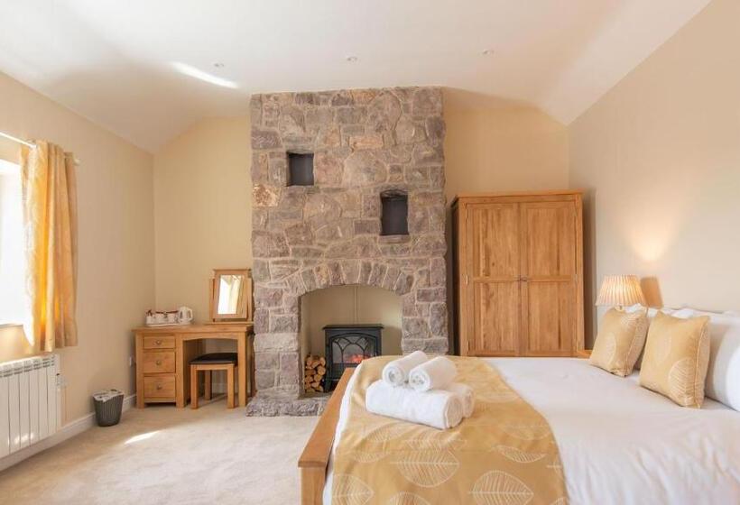 高级大房间, Lastra Farm