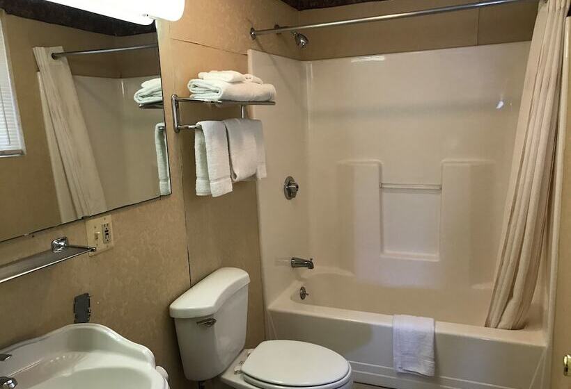 Семейный Номер, Value Inn East Stroudsburg