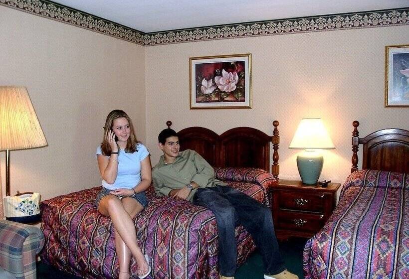 Семейный Номер, Value Inn East Stroudsburg