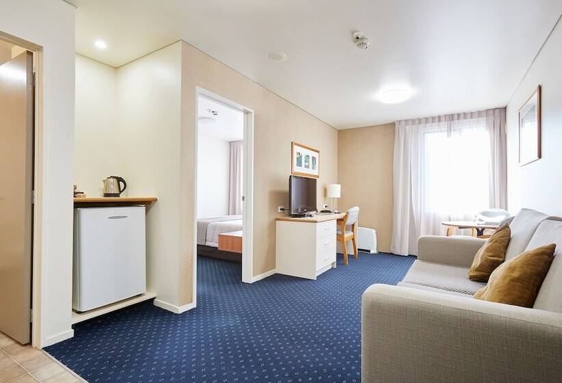 스위트, Ventura Inn & Suites Hamilton