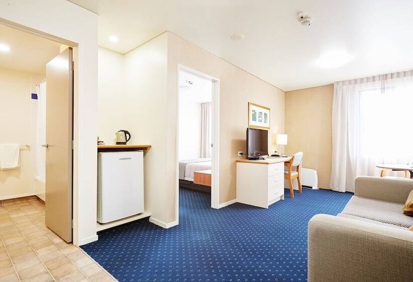 스위트, Ventura Inn & Suites Hamilton