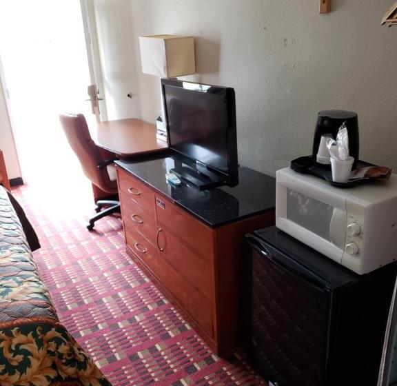 غرفة قياسية, Peach Tree Inn